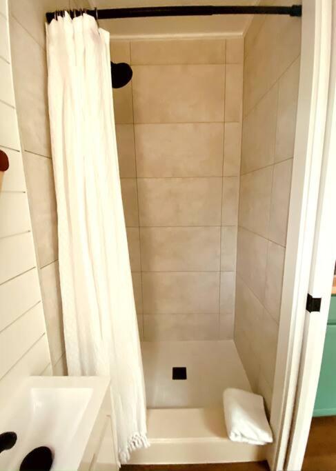 Entirely Private Tiny Home - 1 Mile To Uf غينزفيل، فلوريدا المظهر الخارجي الصورة